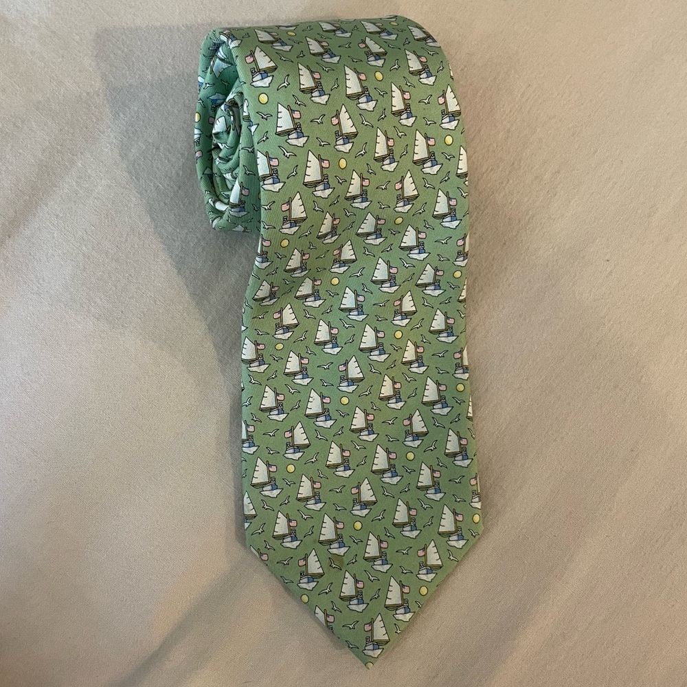 Vineyard Vines Lime Green 100% Silk Sailboat Neck Tie